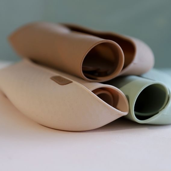 LOVI Silikonový bryndák s kapsou Nude