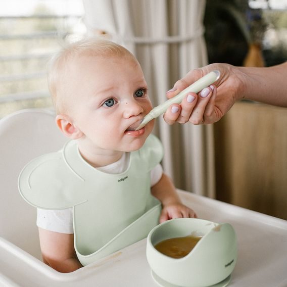 BabyOno Silikonový bryndák s kapsou ZELENÝ