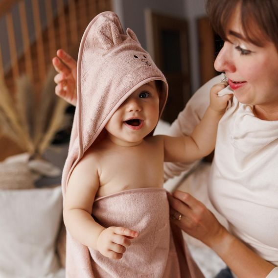 BabyOno Bambusová osuška s kapucí 100x100cm PUDROVĚ RŮŽOVÁ