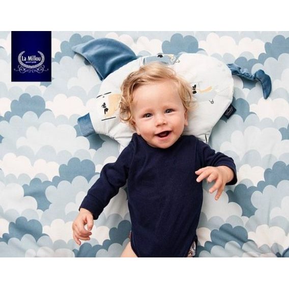 La Millou Luxusní polštářek Sleepy Pig Velvet-Cotton, BLUE HAWAIIAN BIRDS - DENIM