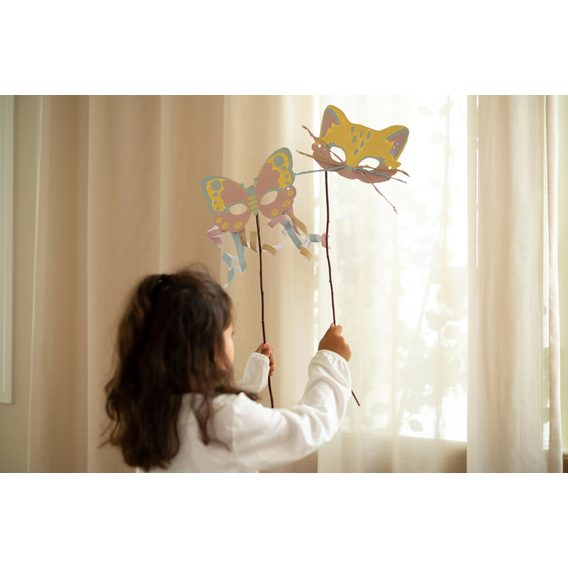 Little Dutch Kniha s vystřihovacími maskami Rosa