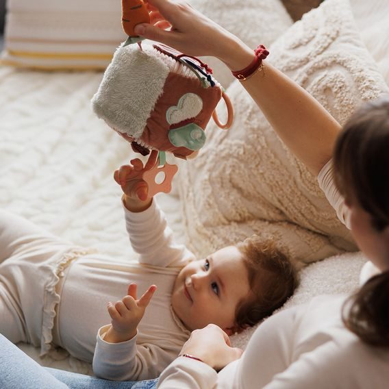 BabyOno Senzorická kostka Králíček KARO