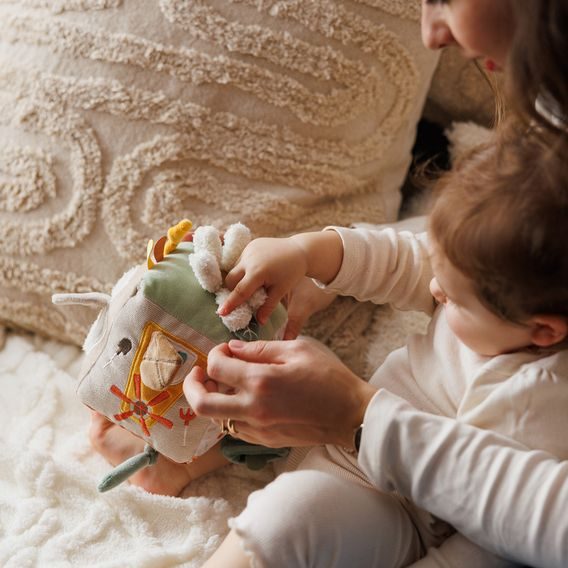 BabyOno Senzorická kostka Kravička BINGO