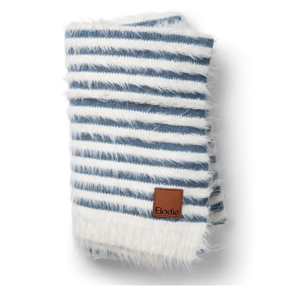 Elodie Details Pletená deka Furry Knit - Berry Blue