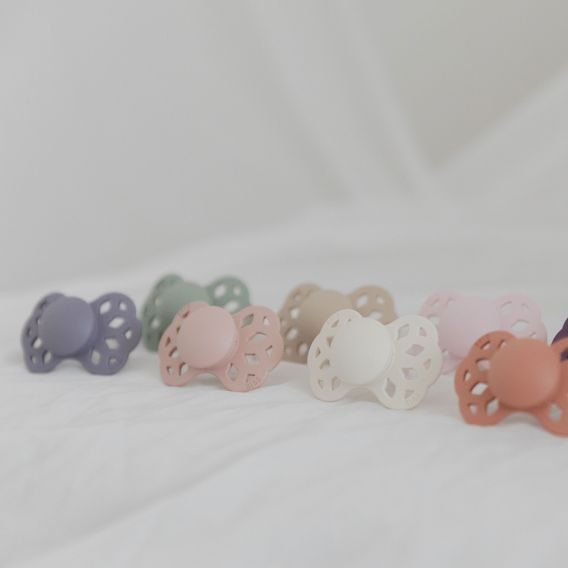 BIBS Infinity Dudlíky silikon symetrické 0-6m 2ks Fossil Grey/Mauve