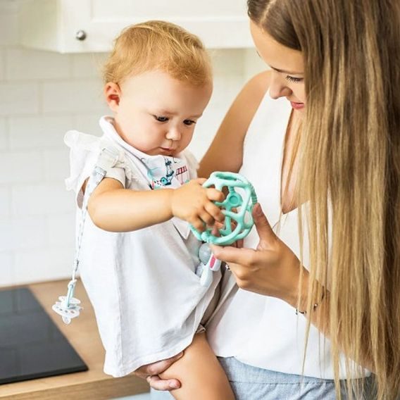 BabyOno Klip na dudlík stuha ŠEDO-MODRÝ