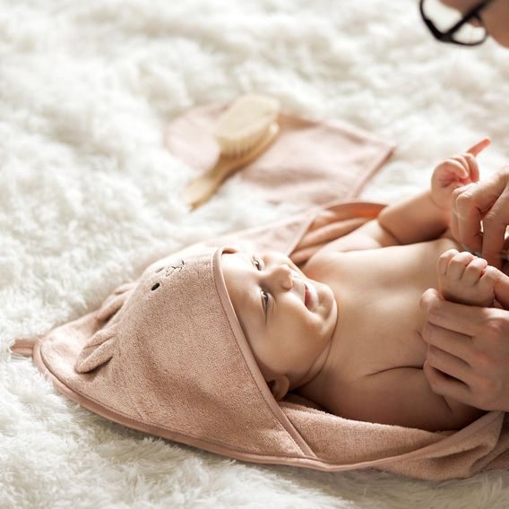 BabyOno Bambusová osuška s kapucí 100x100cm PUDROVĚ RŮŽOVÁ