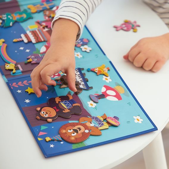 Janod Magnetická kniha Magnetistories NAROZENINOVÁ PÁRTY ZVÍŘÁTKA