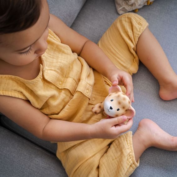 Tikiri Safari Chrastítko/kousátko z přírodní gumy LEOPARD