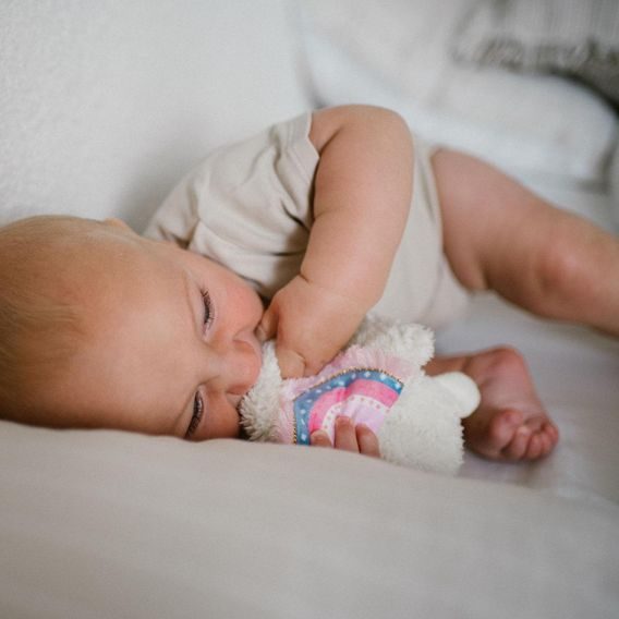 BabyOno Šustící mazlík LLAMA LULU RŮŽOVÁ