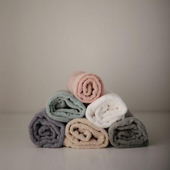 Mushie Osuška s kapucí z organické bavlny MOSS