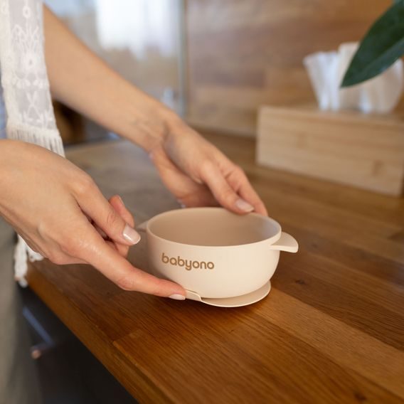BabyOno Silikonová miska s přísavkou a víčkem BÉŽOVÁ