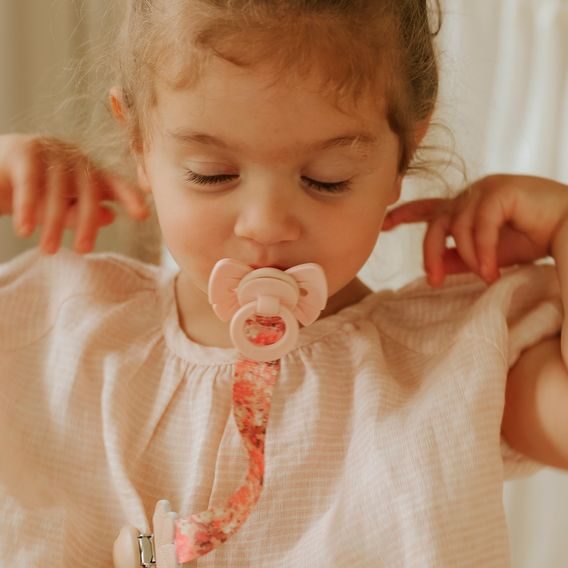 Elodie Details Klip na dudlík - River Rose