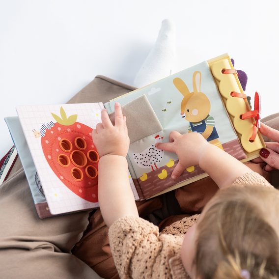 Taf Toys Knížka s aktivitami Garden My 1st Busy Book