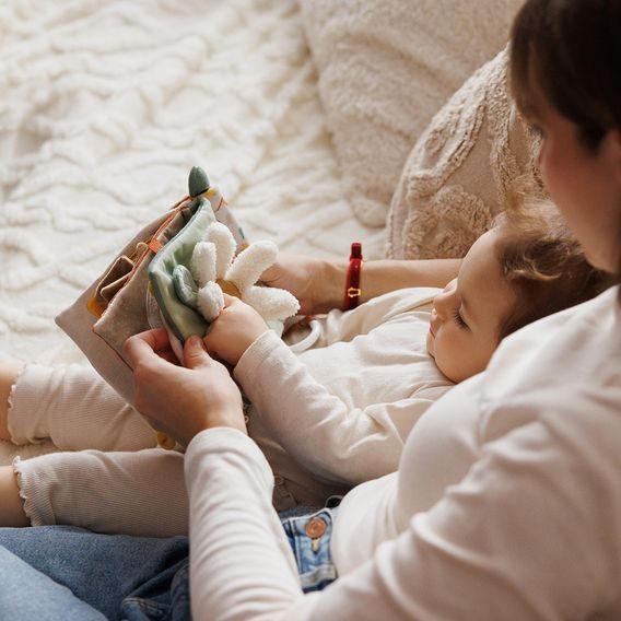 BabyOno Senzorická knížka Kravička BINGO