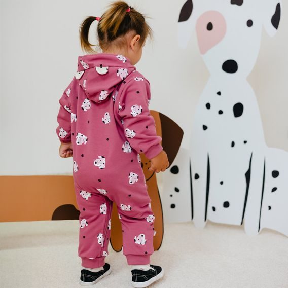 Eevi Dětská kombinéza z teplákoviny Dogs&Spots TMAVĚ RŮŽOVÁ