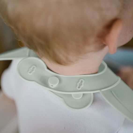 BabyOno Silikonový bryndák s kapsou ZELENÝ