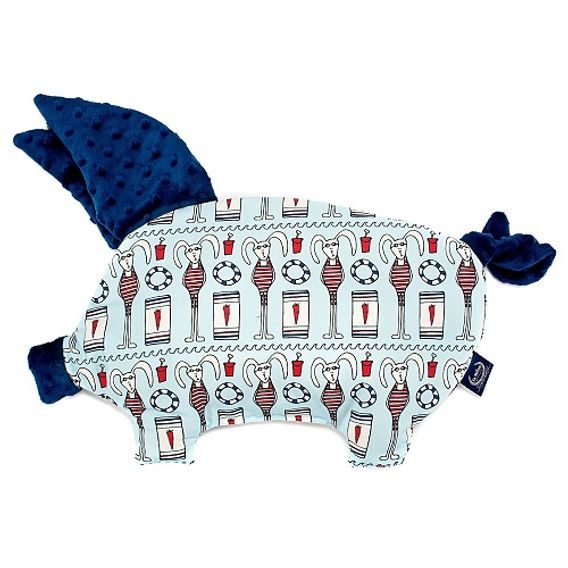 La Millou Luxusní dětský polštářek SLEEPY PIG, BEACH BUDDY - NAVY