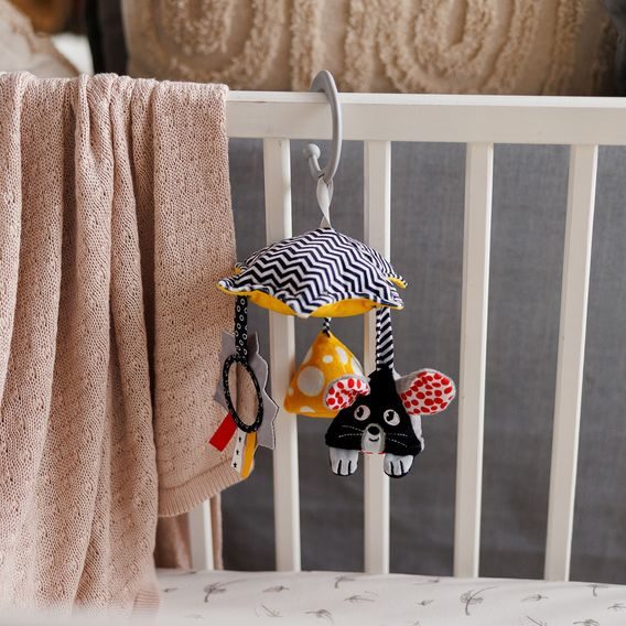 BabyOno Kontrastní závěsná hračka se zrcátkem MYŠKA