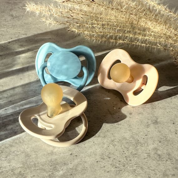 Canpol babies Dudlík kaučuk třešinka NUDE 0-6m KRÉMOVÝ