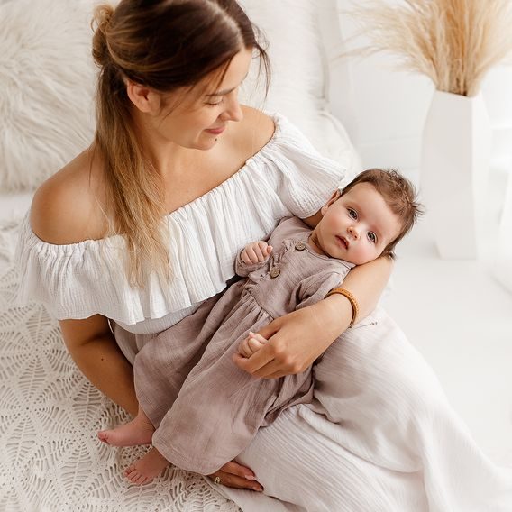 Makoma Mušelínové šaty KAKAOVÉ