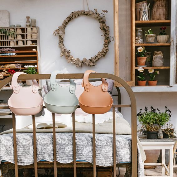 BIBS Silikonový bryndák BLUSH
