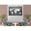 Obraz moderná mapa sveta na drevenom podklade v čiernobielom prevedení