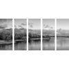 5-dielny obraz osamelý dom pri jazere v čiernobielom prevedení