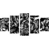 5-dielny obraz maľované pestrofarebné kvety v čiernobielom prevedení