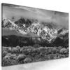 Obraz pohľad na nezabudnuteľnú krajinku v čiernobielom prevedení
