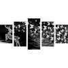 5-dielny obraz abstrakcia vesmírneho Jeleňa v čiernobielom prevedení