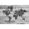 Obraz čiernobiela mapa sveta so symbolickými zvieratami na drevenom podklade
