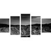 5-dielny obraz americké údolie smrti v čiernobielom prevedení