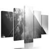 5-dielny obraz krása modernej architektúry v čiernobielom prevedení