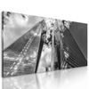 Obraz mrakodrapy v čiernobielom prevedení