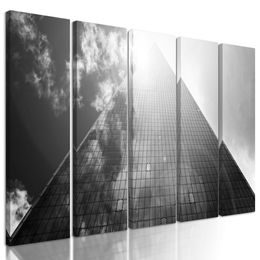 5-dielny obraz krása modernej architektúry v čiernobielom prevedení