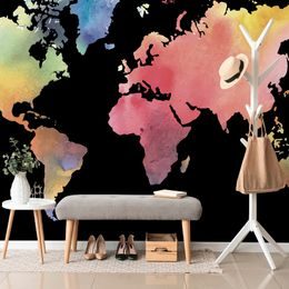 Tapeta akvarelová mapa sveta na čiernom pozadí