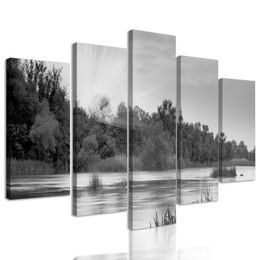 5-dielny obraz slnečné lúče nad jazerom v čiernobielom prevedení