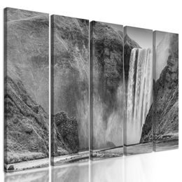 5-dielny obraz majestátny vodopád na Islande v čiernobielom prevedení