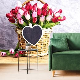 Samolepiaca tapeta drevený košík plný tulipánov