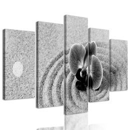 5-dielny obraz orchidea v piesku v čiernobielom prevedení