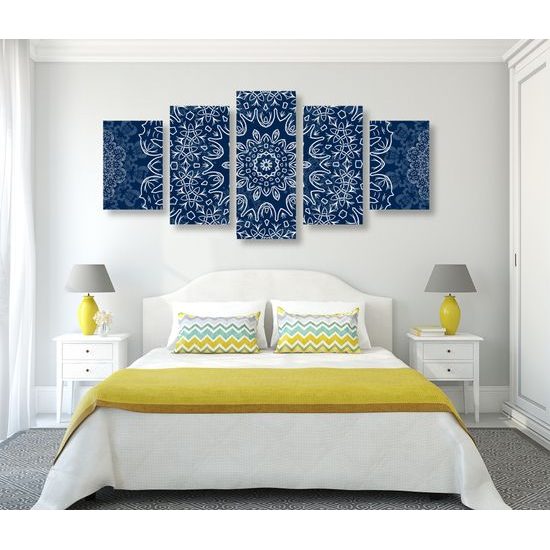 5-dielny obraz snehobiela Mandala s tmavo-modrým pozadím