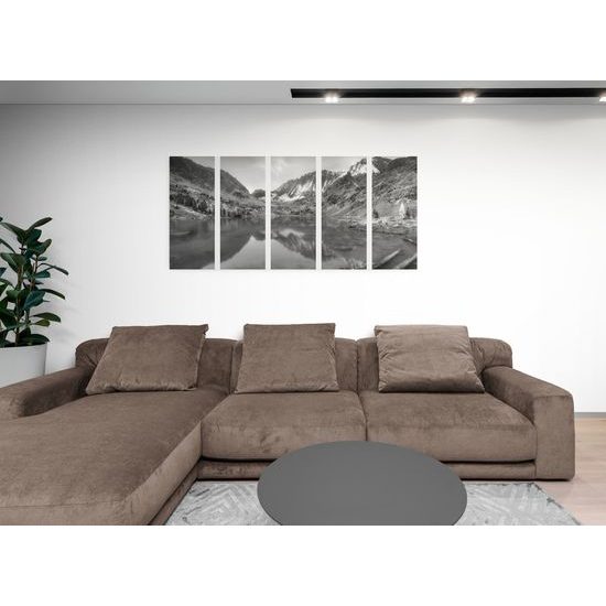 5-dieny obraz nedotknuté vysohorské pleso v čiernobielom prevedení