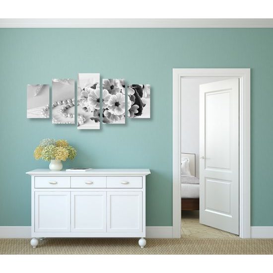 5-dielny obraz luxusné zátišie v čiernobielom prevedení