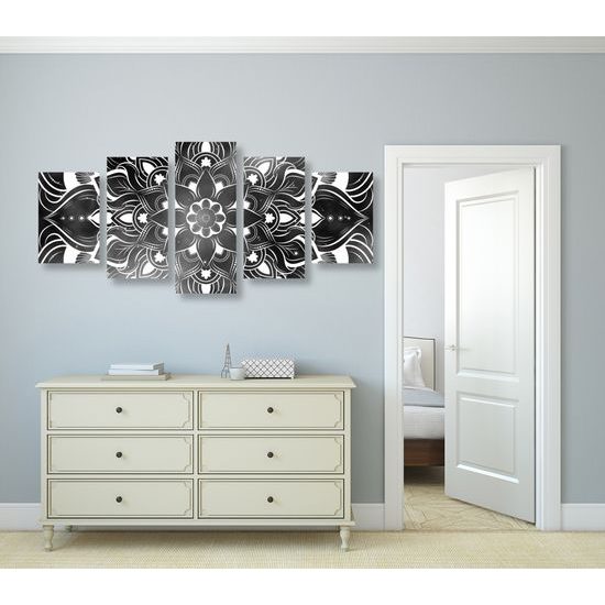 5-dielny obraz vesmírna Mandala v čiernobielom prevedení