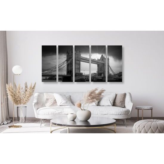 5-dielny obraz západ slnka nad čarovným Londýnom v čiernobielom prevedení