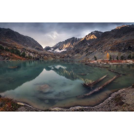 Originálna samolepiaca fototapeta jazero uprostred hôr