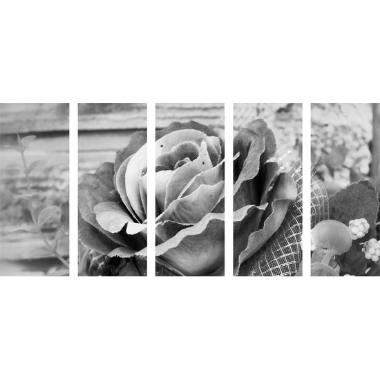 5-dielny obraz nádherná ružová ruža v čiernobielom prevedení