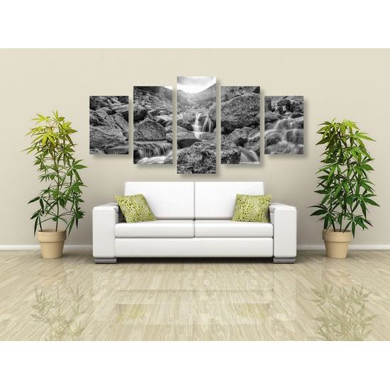 5-dielny obraz nádherné vodopády v čiernobielom prevedení