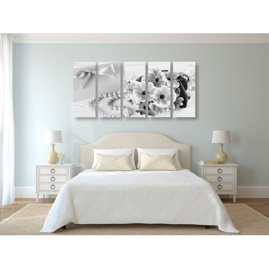 5-dielny obraz luxusné zátišie v čiernobielom prevedení